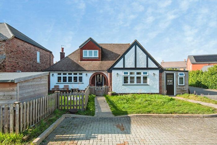 5 Bedroom Bungalow For Sale In Potton Road, Biggleswade, SG18