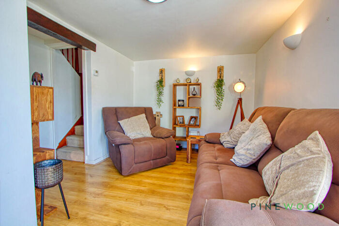2 Bedroom Cottage For Sale In Netherthorpe, Staveley, Chesterfield, Derbyshire, S43