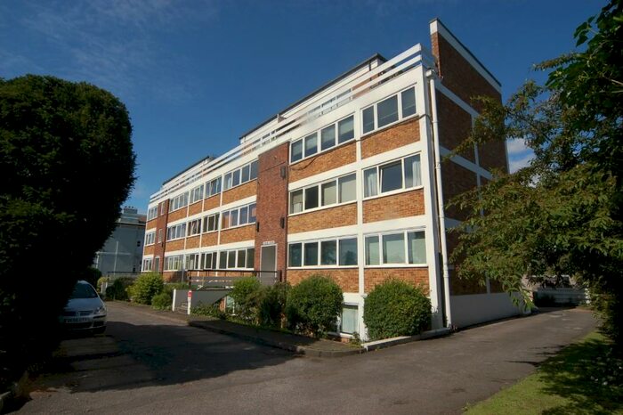 2 Bedroom Flat To Rent In Heron House, Church Grove, Teddington, Middlesex, KT1