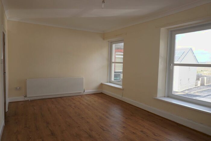 1 Bedroom Flat To Rent In Heol Y Neuadd, Tumble, Llanelli, SA14
