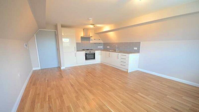 1 Bedroom Apartment To Rent In School Road, RG31