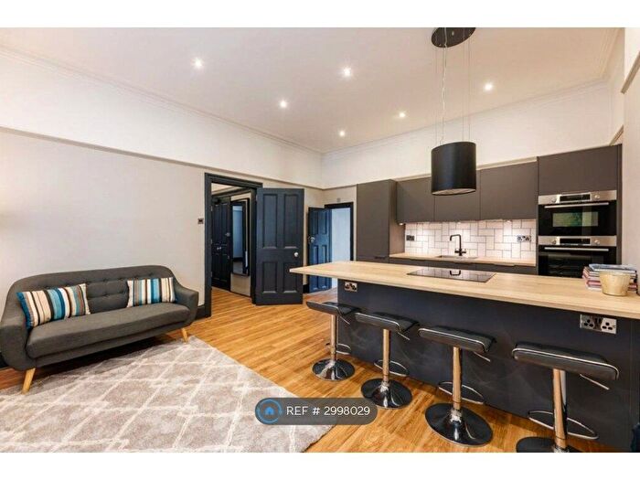 2 Bedroom Flat To Rent In West Hill Road, London, SW18