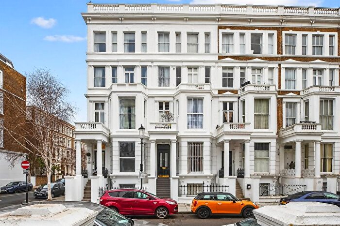 2 Bedroom Flat For Sale In Nevern Road, London, SW5