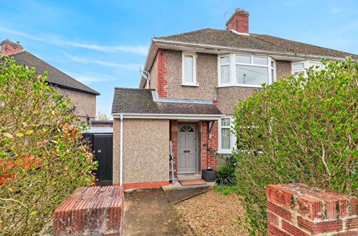 3 Bedroom Semi Detached House For Sale In Marston, Oxfordshire, OX3