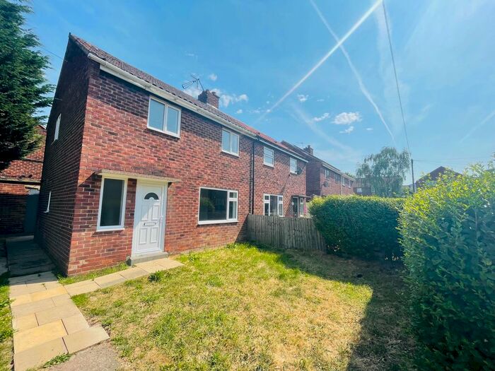 3 Bedroom Semi-Detached House To Rent In Bellscroft Avenue, Thrybergh, Rotherham, S65