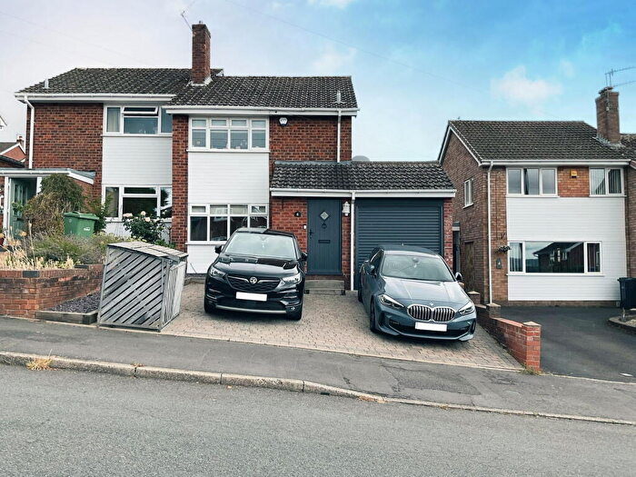 3 Bedroom Semi-Detached House For Sale In Meadow Way, Wordsley, Stourbridge, West Midlands, DY8