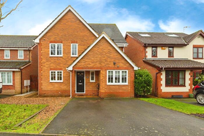 4 Bedroom Detached House For Sale In Warren Close, Stone, Aylesbury, Buckinghamshire, HP17