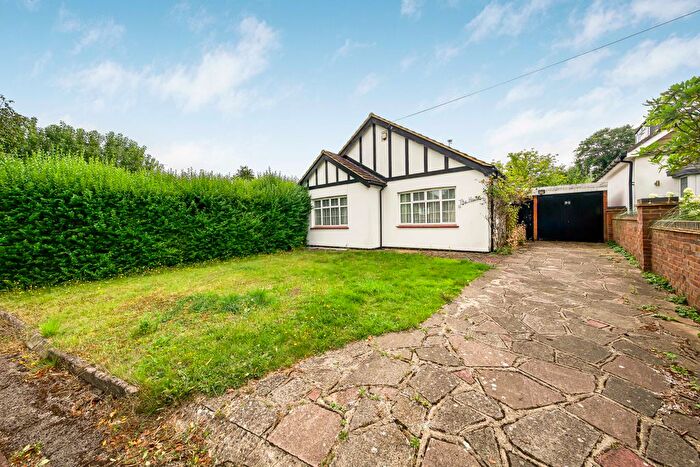 2 Bedroom Detached Bungalow To Rent In Halford Road, Ickenham, Uxbridge, UB10