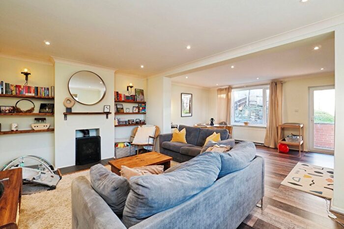 3 Bedroom Semi-detached House For Sale In Mays Avenue, Nottingham, Nottinghamshire, NG4