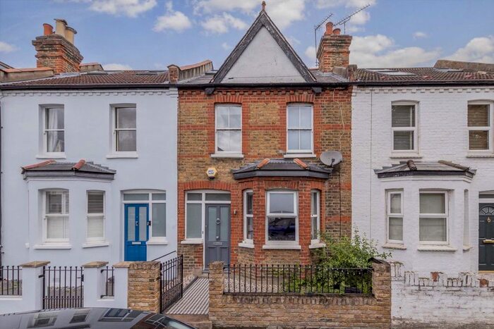 3 Bedroom Property To Rent In Gould Road, Twickenham, TW2