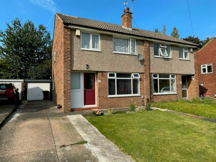 3 Bedroom Semi-Detached House To Rent In St. Anns Close, Leeds, LS4