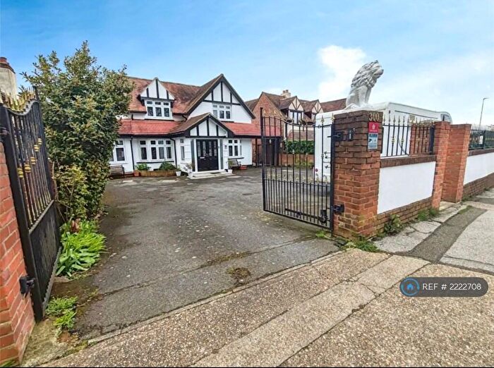 5 Bedroom Detached House To Rent In Maidstone Road, Chatham, ME4