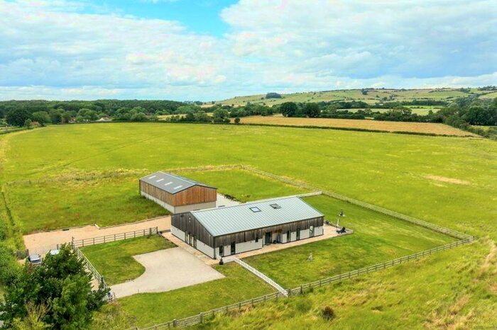 5 Bedroom Detached House For Sale In Oakley, HP18