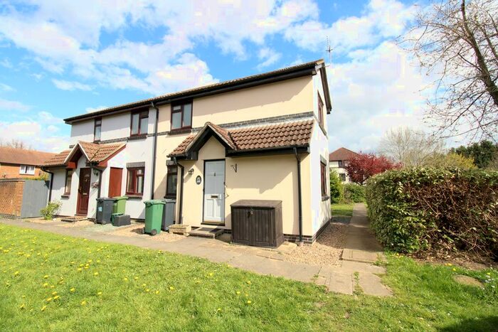 1 Bedroom End Of Terrace House To Rent In Wordsworth Mead, Redhill, RH1