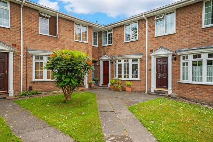 2 Bedroom House For Sale In Danesrood, Lower Edgeborough Road, Guildford, GU1