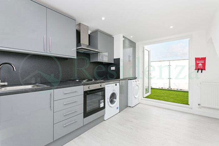 2 Bedroom Flat To Rent In Coverton Road, London, SW17