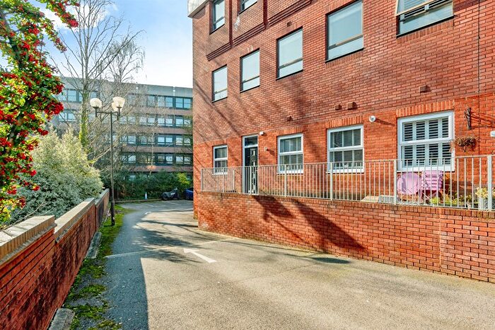 2 Bedroom Flat For Sale In White Lion Close, East Grinstead, RH19