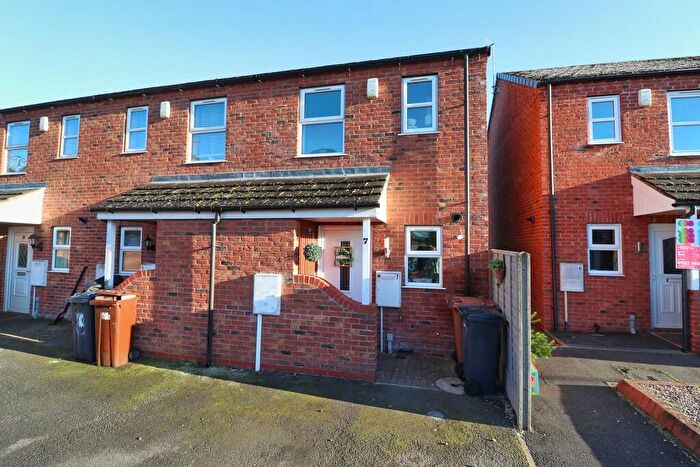 2 Bedroom End Of Terrace House For Sale In Park Lane, Lincoln, LN5