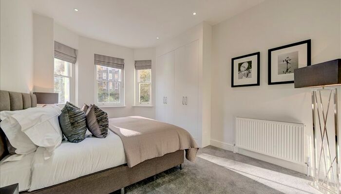 4 Bedroom Flat To Rent In Somerset Court, London, W8