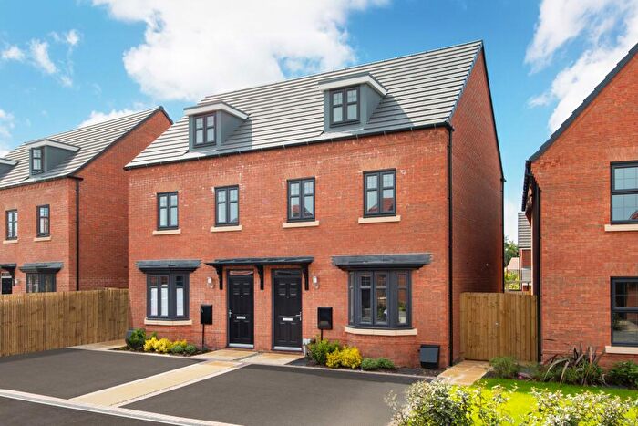 3 Bedroom Semi-Detached House For Sale In Walton Road, Drakelow, DE15