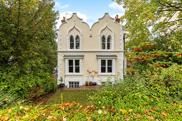 5 Bedroom Detached House For Sale In Newtown Road, Newbury, RG14