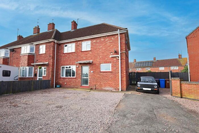 3 Bedroom Semi Detached House For Sale In Church Road, PE21