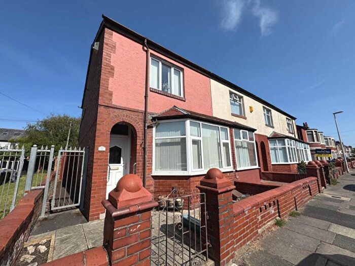 2 Bedroom End Of Terrace House For Sale In Stamford Avenue, Blackpool, FY4
