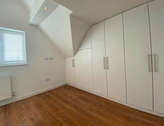 1 Bedroom Flat To Rent In Gainsborough House, Redden Court Road, Essex, RM3