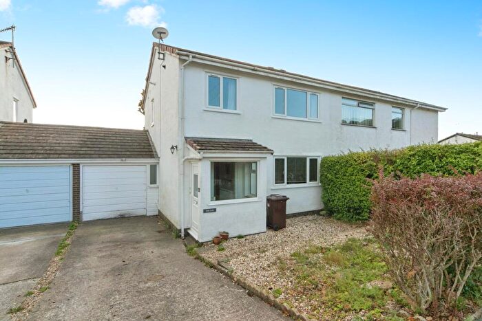 3 Bedroom Semi-Detached House For Sale In Llys Sychnant, Conwy, LL32