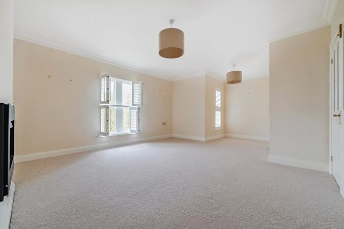 2 Bedroom Flat To Rent In Lodge Court, Hollins Hall, Killinghall, Harrogate, HG3