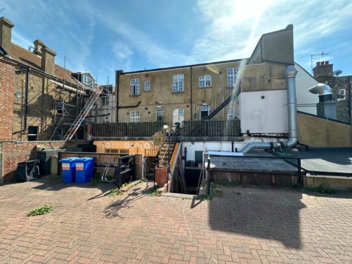1 Bedroom Flat To Rent In Albion Street, Broadstairs, Kent, CT10