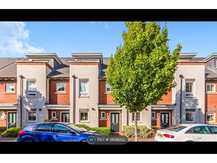 3 Bedroom Terraced House To Rent In Kingfisher Drive, Maidenhead, SL6