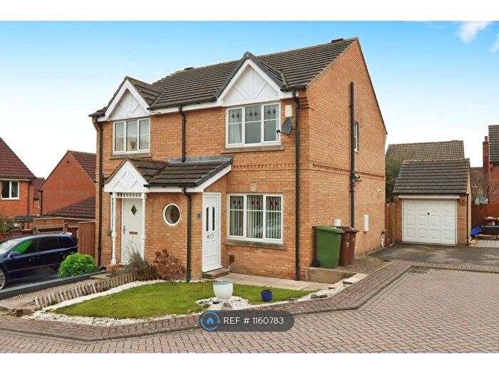 2 Bedroom Semi Detached House To Rent In Juniper Close, Wakefield, WF2