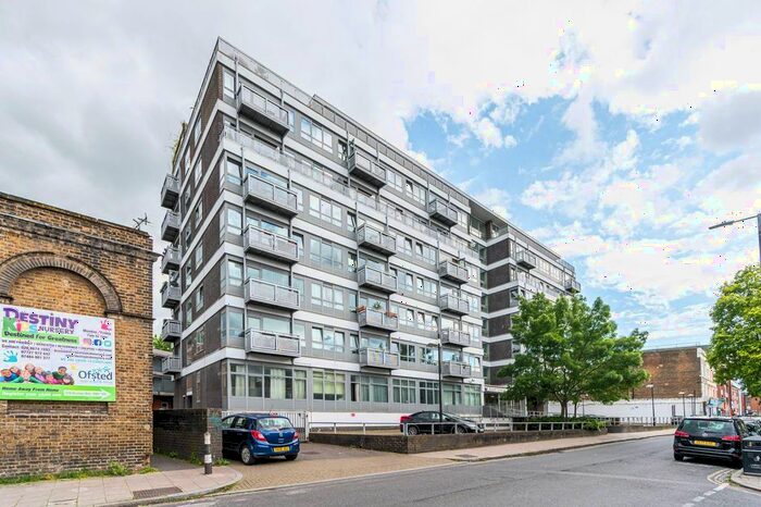 1 Bedroom Flat To Rent In New Park Road, Brixton, London, SW2