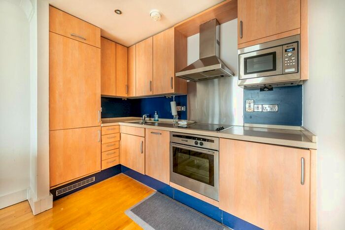 2 Bedroom Flat To Rent In Argyll Street, Soho, London, W1F