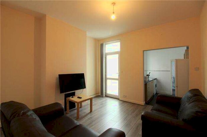 3 Bedroom Terraced House To Rent In Humber Avenue, Coventry, West Midlands, CV1