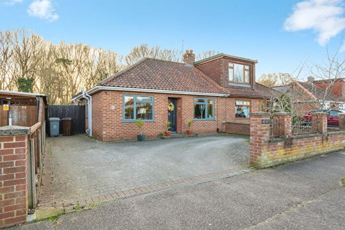 2 Bedroom Semi-Detached Bungalow For Sale In Hercules Road, Norwich, NR6