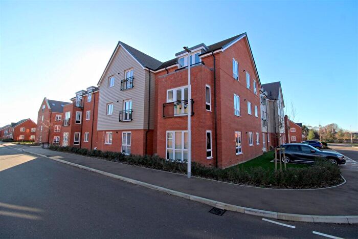 2 Bedroom Flat For Sale In Newlands Place, Seaford, BN25