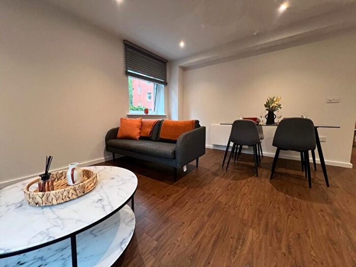 2 Bedroom Flat To Rent In Park House Victoria Road, Leeds, West Yorkshire, LS6