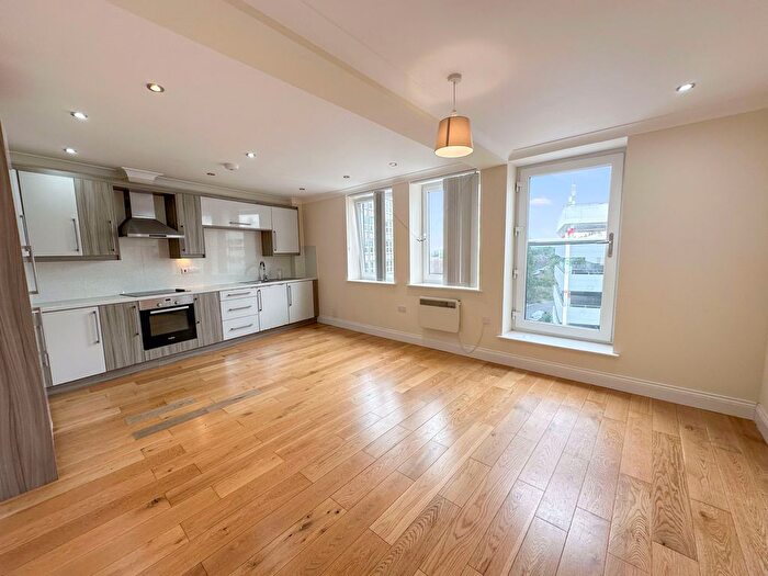 1 Bedroom Flat To Rent In New Salisbury House, High Street, Slough, Berkshire, SL1