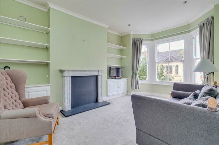 2 Bedroom Flat To Rent In College Place, Camden, NW1