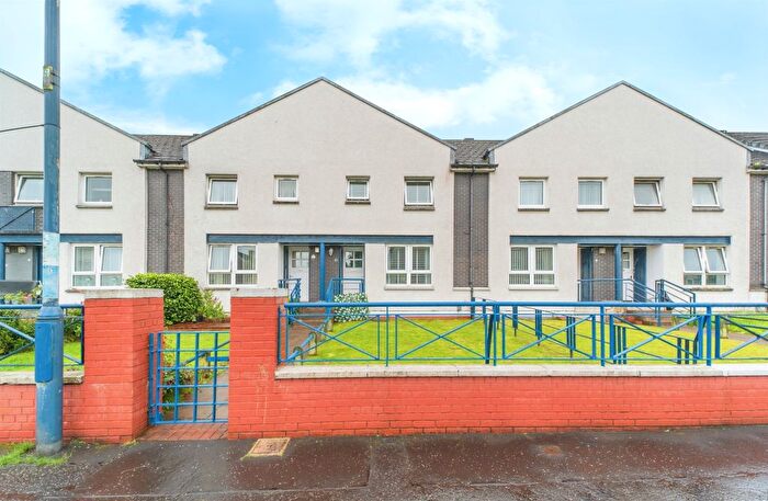 3 Bedroom Terraced House For Sale In Croftfoot Quadrant, Glasgow, G45