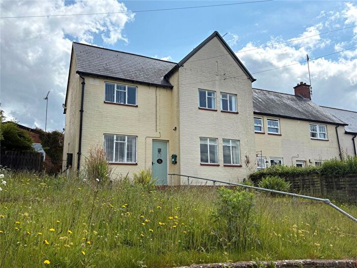 3 Bedroom Semi-Detached House For Sale In Norton Road, Daventry, Northamptonshire, NN11