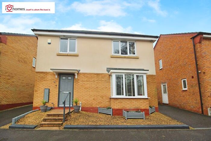 4 Bedroom Detached House For Sale In Cartbridge Lane South, Walsall, WS4