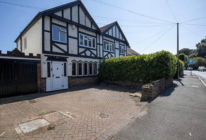 3 Bedroom Semi-Detached House For Sale In Coulsdon Road, Coulsdon, CR5