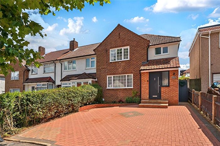 3 Bedroom End Of Terrace House For Sale In Ownsted Hill, New Addington, Croydon, CR0