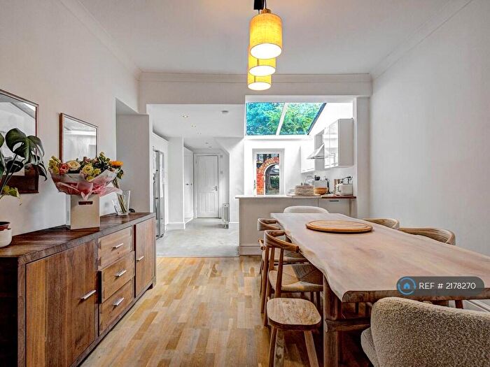 4 Bedroom Semi-Detached House To Rent In Lidgate Grove, Manchester, M20