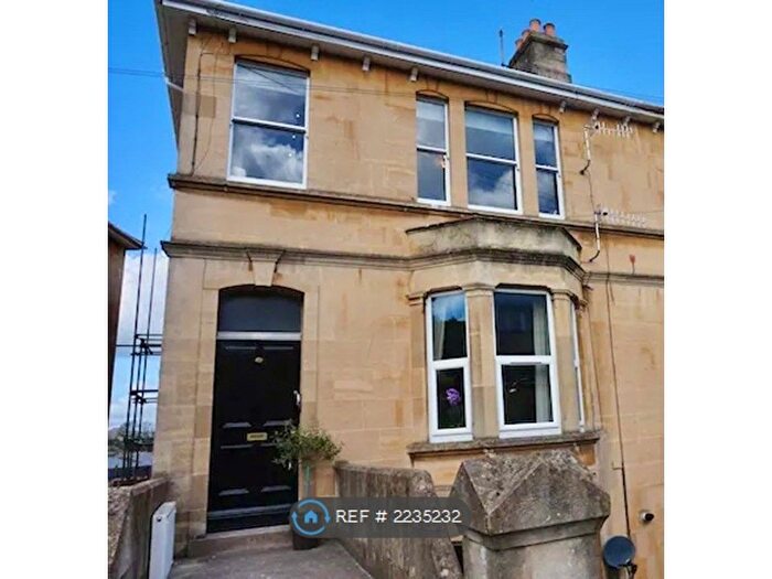 2 Bedroom Flat To Rent In Lower Oldfield Park, Bath, BA2