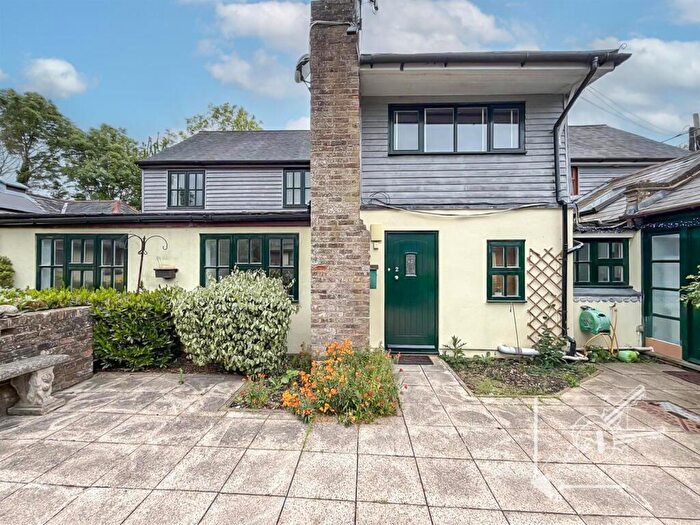 1 Bedroom Apartment To Rent In Three Gate Stables, Speedgate Hill, Fawkham, DA3