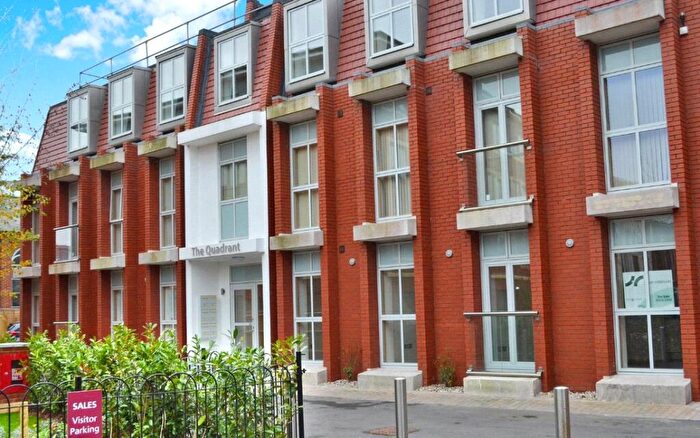 2 Bedroom Apartment For Sale In Pembroke Road, Newbury, RG14